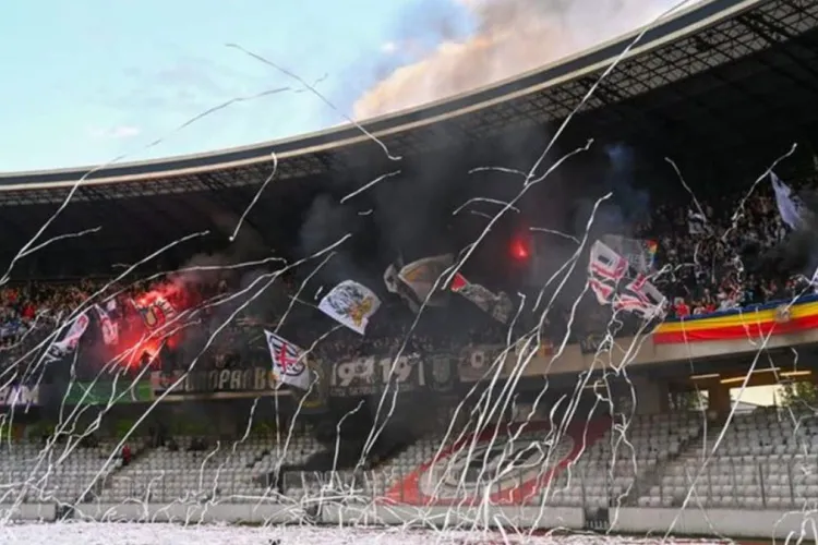 ”În Cluj, doar Universitatea!” - Suporterii de la U Cluj le-au dat replica celor de la CFR: ”În atenția ipocriților, care invocă normalitatea!”