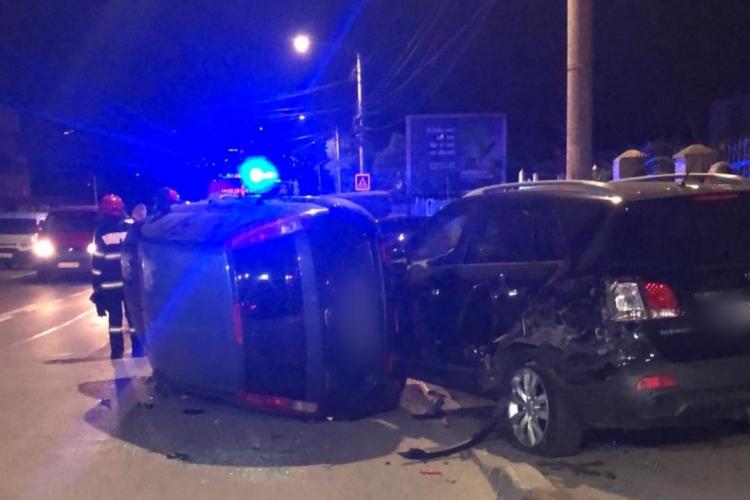 Accident în Baciu, pe strada Transilvaniei. O masina transporta butelii cu oxigen și a fost urgență maximă - FOTO