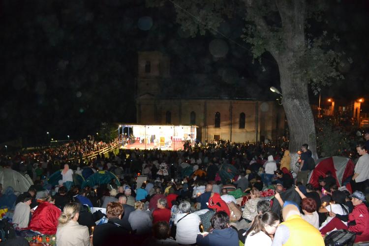 Aproape 10 mii de credincioși s-au adunat la Mănăstirea Nicula din județul Cluj să se roage la icoana făcătoare de minuni a Maicii Domnului