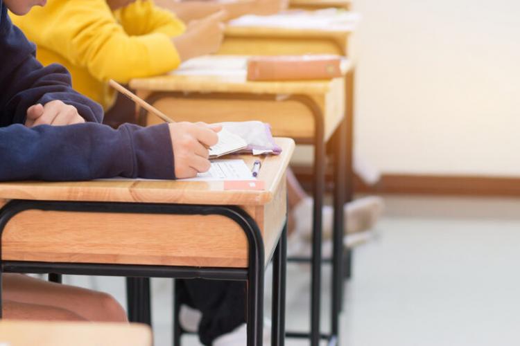 Elevii ar putea fi testați antidrog în școli, anunță ministrul de Interne. În ce cazuri se va recurge la acest test