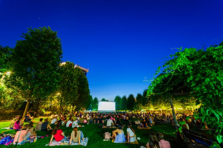 Finalul de vară aduce evenimente educative la Iulius Mall: planetariu, teatru de păpuși și film 