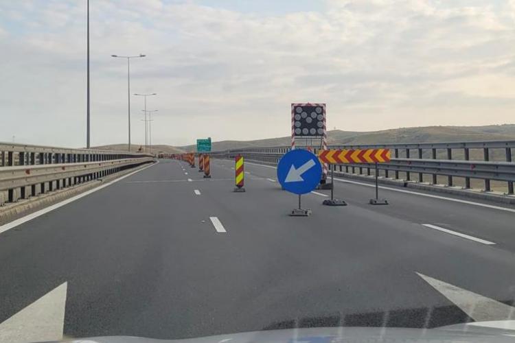 Trafic restricționat pe Autostrada 10 din Cluj! Lotul care a ieșit din garanţie chiar luna trecută a început să o ia la vale