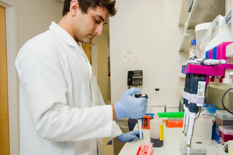 Tratament revoluționar în lupta împotriva cancerului! Timpul petrecut de bolnavi la spital s-ar putea reduce considerabil