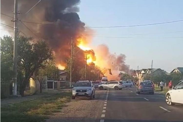 Explozie în Crevedia / Dâmbovița: 57 răniți, dintre 39 pompieri, 2 polițiști si 2 jandarmi - VIDEO
