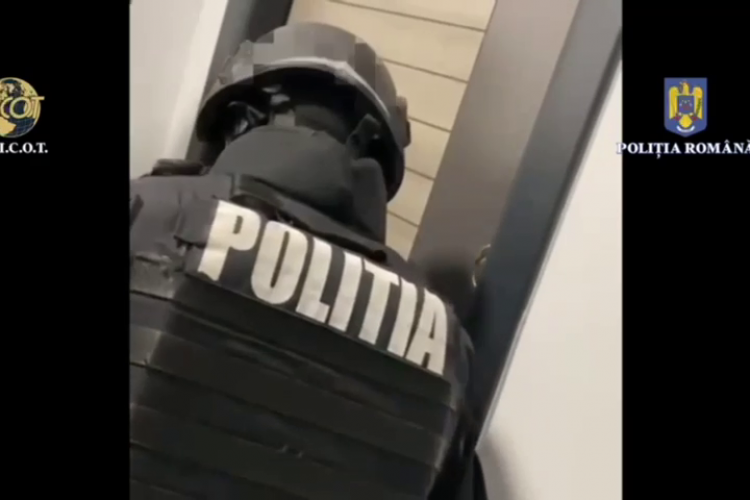 PERCHEZIȚII în Cluj la traficanții de substanțe interzise! A fost reținut un tânăr de 26 de ani - FOTO/VIDEO