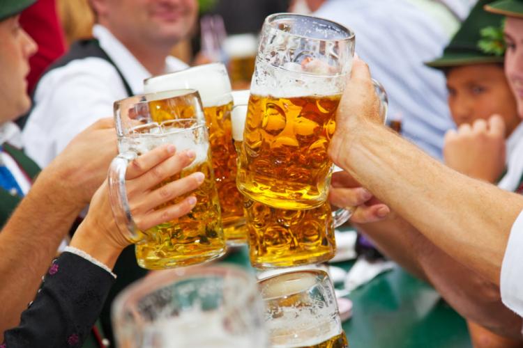 Turist clujean la Oktoberfest, uimit de prețurile la bere: ”Nu vă mai plângeți ca în România berea costă 2 euro!” - FOTO