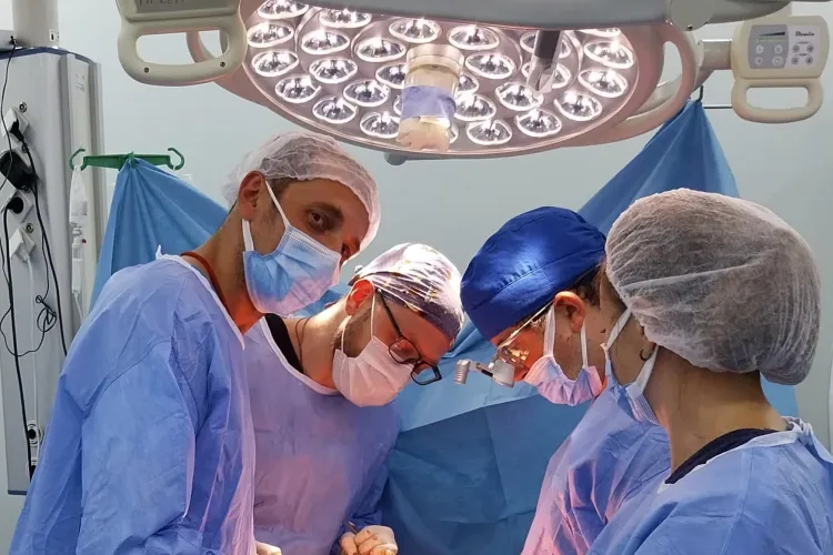 Putem spune că e o minune! Un pacient, care aștepta de 7 ani un transplant, a primit un rinichi la Cluj, pe ultima sută de metri - FOTO