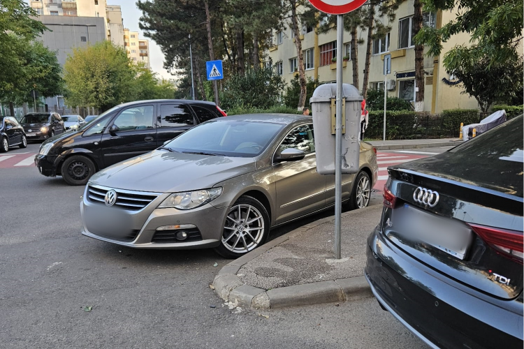 Pericol de accident pe o stradă din Mănăștur: Dacă va fi accident, mă duc și depun mărturie - FOTO