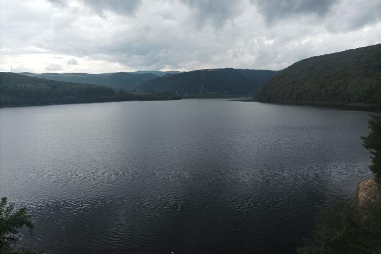 Civicii clujeni cer un ponton public pe lacul Gilău, mai aproape de apă: „E opoziție de la Apele Române”