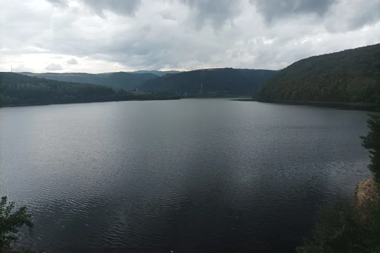 Civicii clujeni cer un ponton public pe lacul Gilău, mai aproape de apă: „E opoziție de la Apele Române”