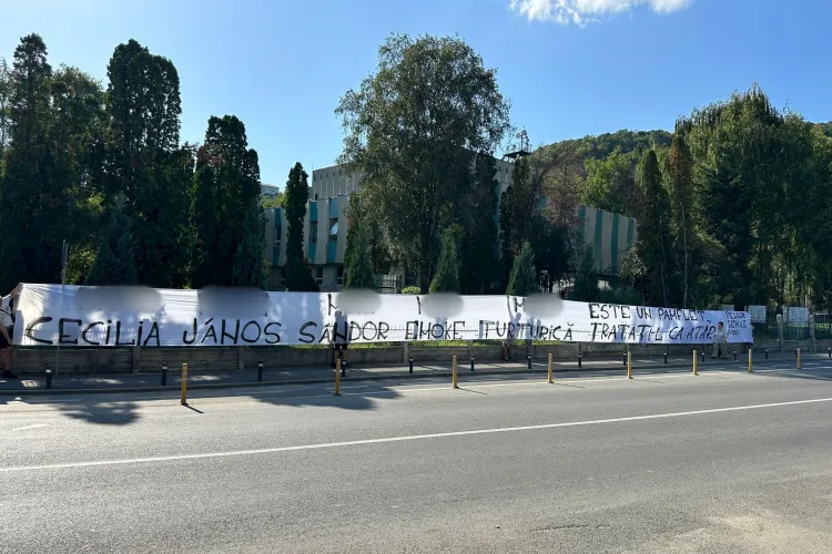 Suporterii U Cluj au dat replica TVR Cluj, după ce echipa a fost înjurată pe postul public - FOTO