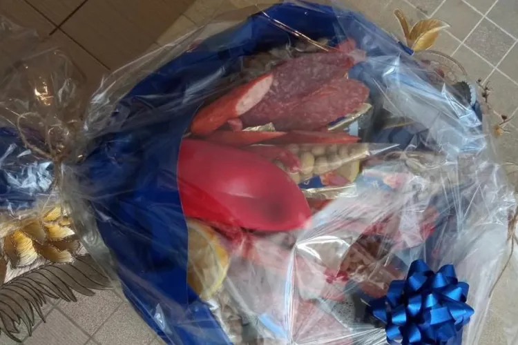 Ultima modă în Cluj! Buchetul de ,,flori” cu salam - FOTO