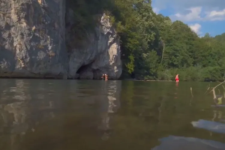 Plaja sălbatică din Ardeal care rivalizează cu cea din Thailanda. E recomandată și e ușor de ajuns la ea - FOTO