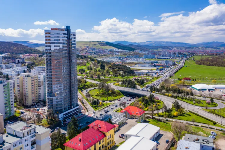 Furtuna de vineri a lăsat o parte din Florești fără curent: Se strica mâncarea în frigider și congelator!