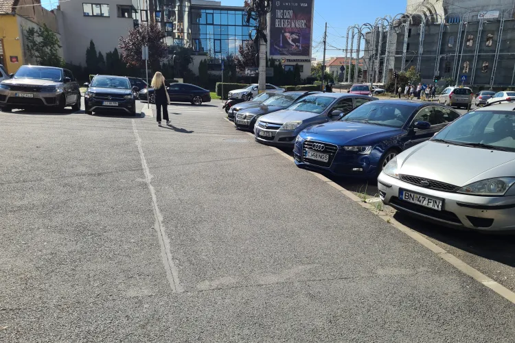 Un șofer cu numere de Anglia și-a arătat ”mușchii” în centrul Clujului: ”Nu este de mirare că jungla se instalează în trafic”