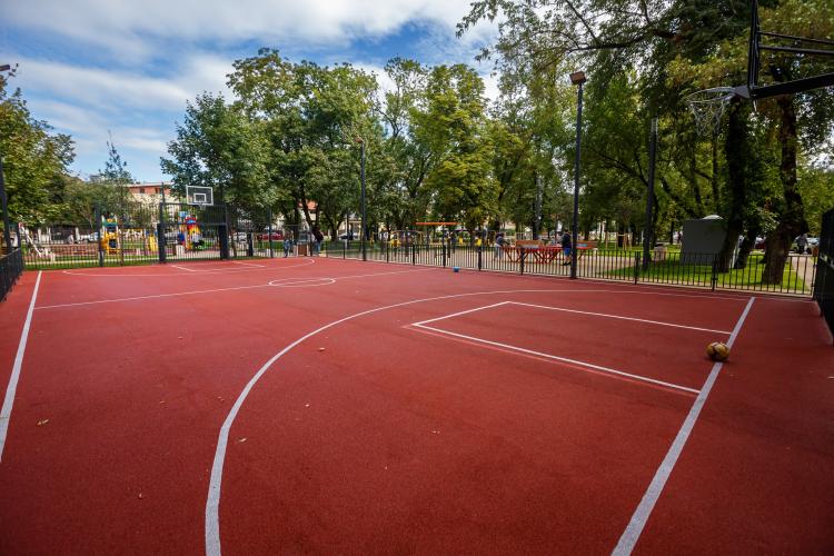 Parcul 14 Iulie, recent inaugurat, deja are nevoie de îmbunătățiri. Clujean: „Toaleta încă nu funcționează/Panourile de baschet scârțâie la aruncare”