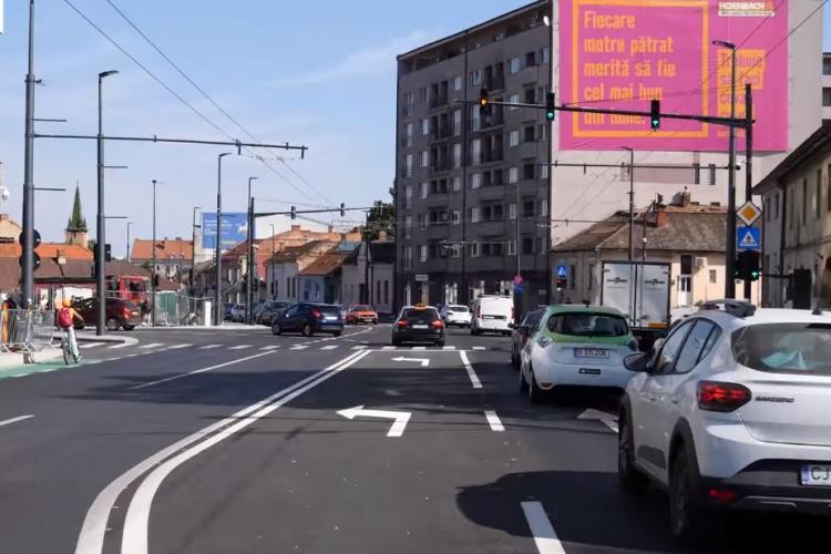 Primarul Emil Boc se laudă cu o nouă realizare, semaforul de pe Calea Moților - Calea Mănăștur. Nimeni nu a reclamat NIMIC - VIDEO
