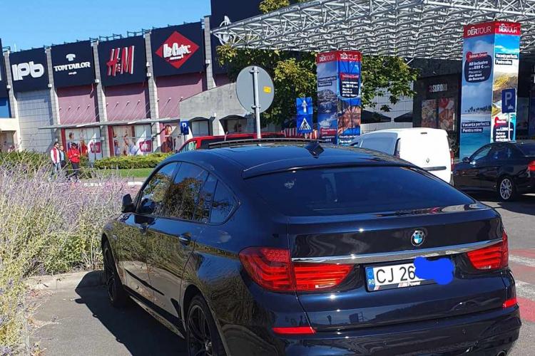 Șmecherii de Cluj parchează la VIVO unde vor! Clujean: „Are exclusiv parcare privată doar pentru BMW-uri”