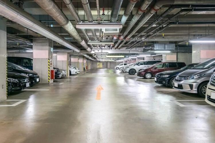 Se propune ca noile mall -uri ale Clujului să nu aibă DELOC parcări, pentru a favoriza pietonii. Legea, însă, e clară