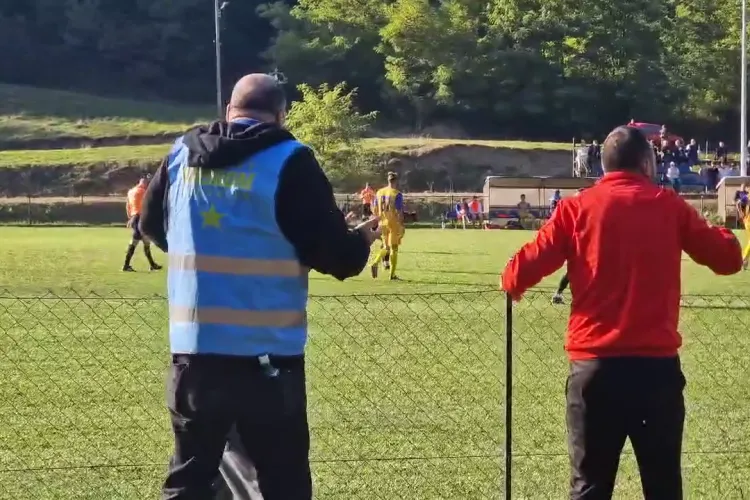 ”Dați-i fiola să sufle!” - Un agent de pază a lovit un oficial la meciul Minerul Ocna Dej şi SC Olimpia MCMXXI Satu Mare - VIDEO