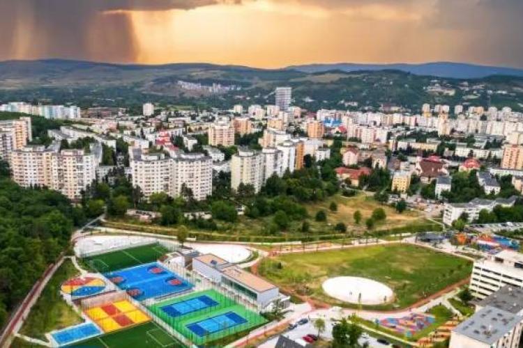  Mămicile din Mănăștur nu vor să împartă Baza Sportivă cu proprietarii de câini: Erau liberi, fără lesă. Vrem să devenim un „București 2”?