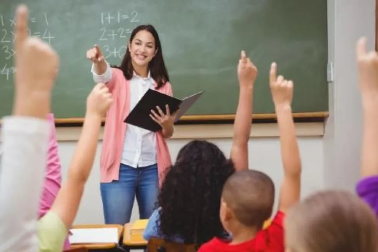 Reguli noi pentru ”Școala Altfel”. Părinții plătesc excursiile, dar elevii și profesorii nu au voie să strângă fonduri