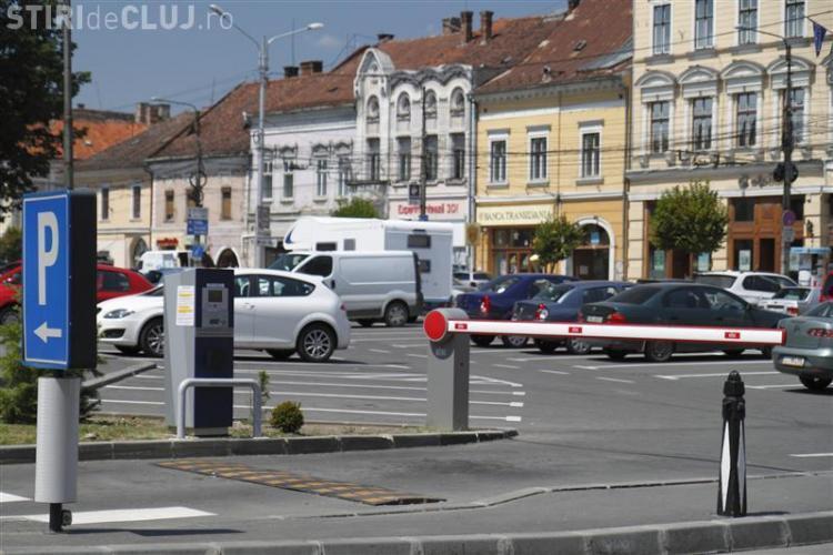 Cluj: Cum a fost jefuit un străin în parcarea din Piața Unirii: ,,Azi escrocii au fost mai deștepți decât mine se pare”