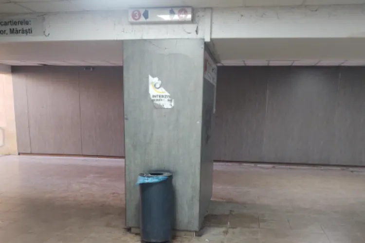 Condiții insalubre în pasajele de la gară! Clujean: ,,Ți se lipesc papucii de sol”