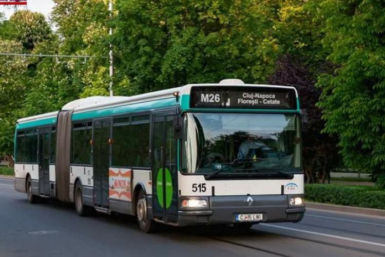 O floreșteancă se plânge că așteaptă mult timp în stație un autobuz ca să poată ajunge acasă: „Încolo spre Cluj trec o grămadă, dar înapoi nu vin”