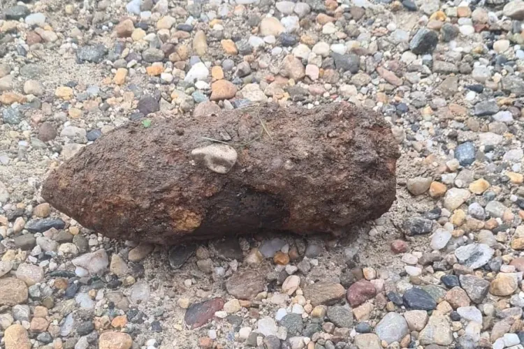 Un proiectil a fost găsit pe o stradă din Turda! A intervenit echipa pirotehnică de la ISU Cluj