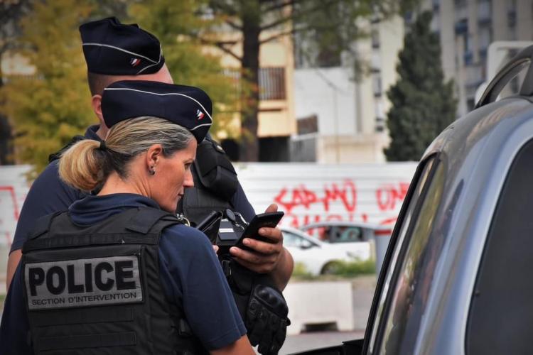 Șapte români au fost arestați după ce au comis 230 de furturi în Franța. Dădeau și 10 spargeri într-o noapte