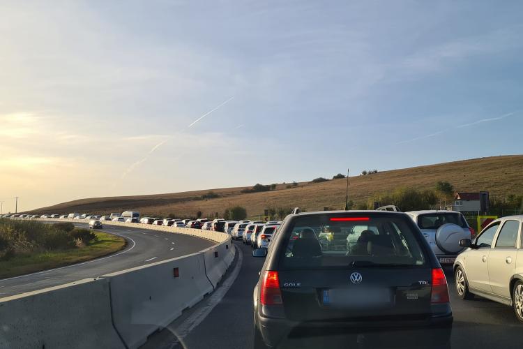 Traficul este BLOCAT pe sensul de mers Cluj-Napoca - Turda, în urma accidentului tragic pe DN1-E60, în zona localității Mărtinești. Evitați zona!