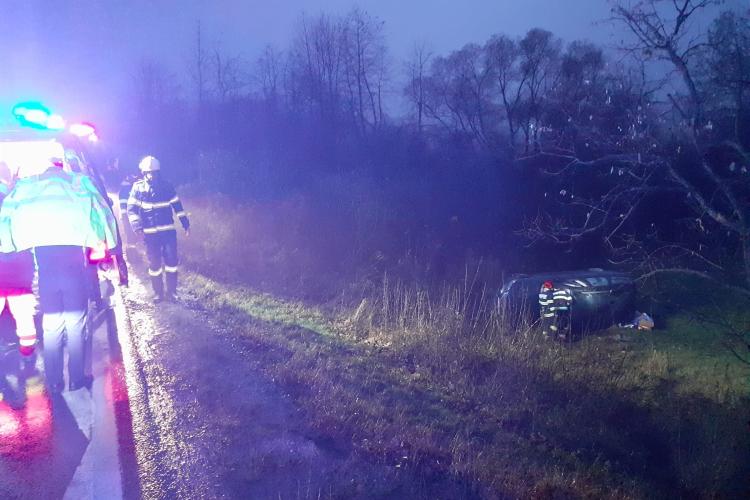 Accident pe DN1 E60, pe raza localității Bologa! O mașină a ieșit în decor - FOTO