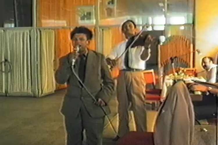 Imagini inedite cu Lulu, când a cântat la o nuntă! Obișnuia des să facă show - VIDEO