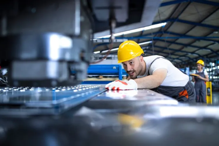 Producţia industrială a României a scăzut cu 5,1% în primele 9 luni din 2023, arată datele INS