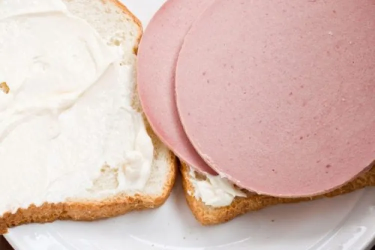 Un nou azil al groazei depistat la Cluj! Bătrânii erau ținuți în condiții inumane și primeau mâncare de proastă calitate