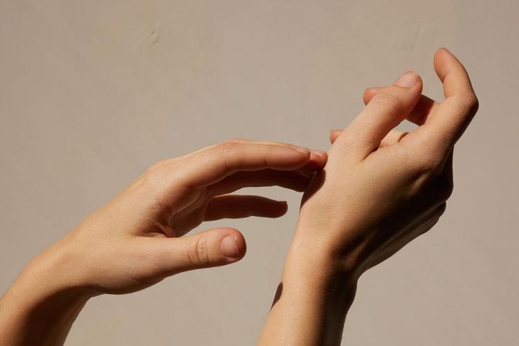 Un semn de la nivelul mâinilor ar putea arăta că ai mâncat prea multă sare