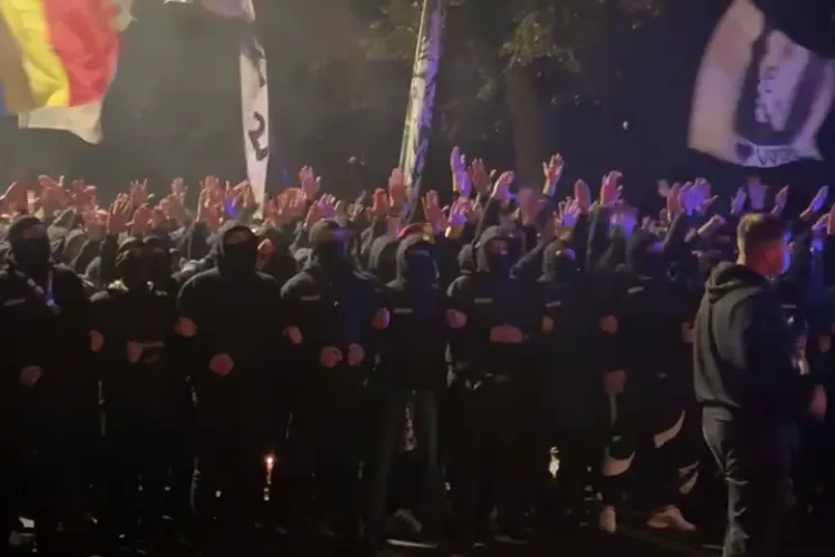 Atmosferă demnă de derby italian făcută de suporterii U Cluj, înainte de duelul cu CFR Cluj - VIDEO