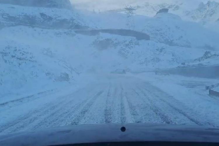 Transfăgărășan și Transalpina s-au închis în această dimineață din cauza fenomenelor meteorologice imprevizibile