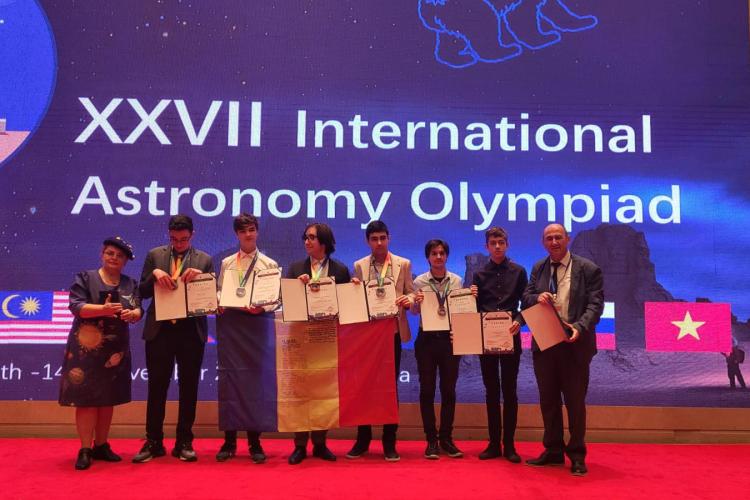 Un elev din Cluj-Napoca, medaliat cu bronz la Olimpiada Internațională de Astronomie de la Beijing!