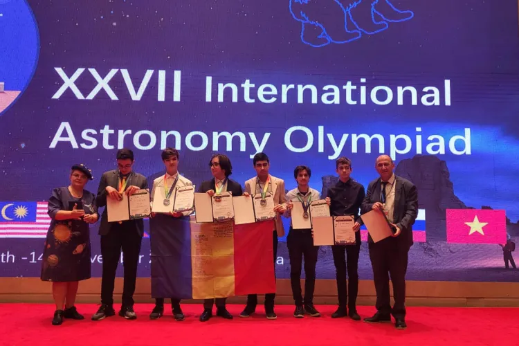 Un elev din Cluj-Napoca, medaliat cu bronz la Olimpiada Internațională de Astronomie de la Beijing!