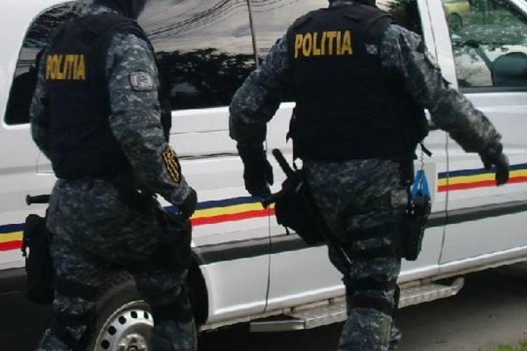 Un traficant a fost prins de polițiștii din Cluj cu ”marfă” multă la el! Are numai 21 de ani și și-a cam ratat viața - VIDEO și FOTO