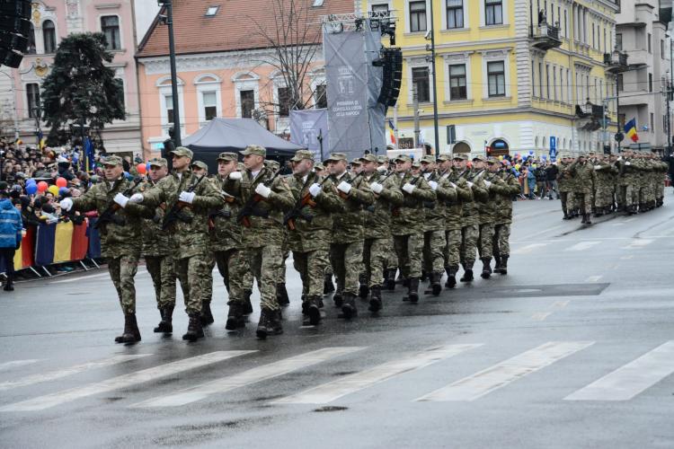 ”La mulți ani ani România!” - Imagini de la parada de 1 Decembrie, de la Cluj - Galerie FOTO