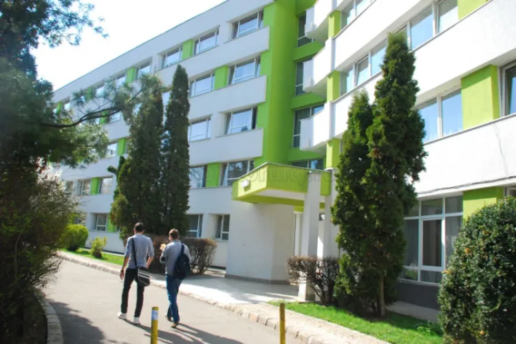 Razie în căminele din Observator! Au fost depistați și amendați blatiștii, care dormeau acolo peste noapte