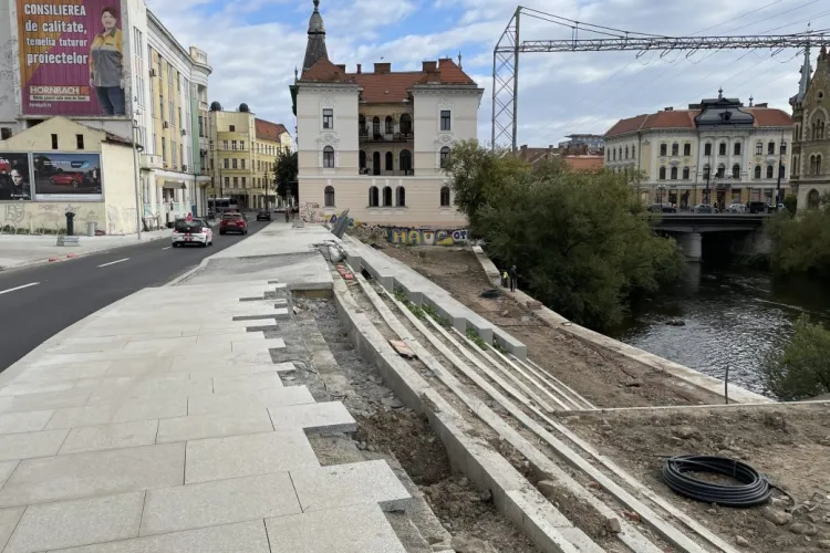 Critici despre proiectul Someșului din Cluj: ”Gura lui Emil Boc numai verde pomeneşte, dar de sub mâinile constructorilor se scurge doar ciment”
