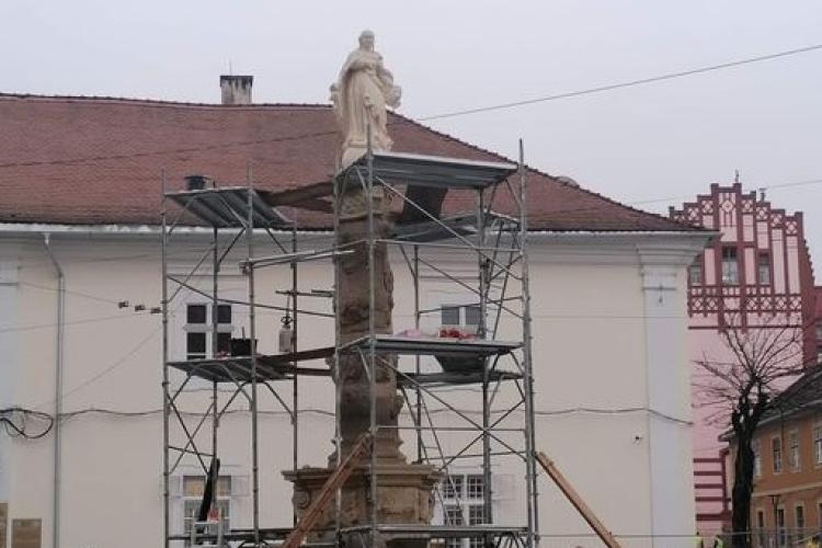 Obeliscul Maria a fost montat în piațeta de lângă UBB Cluj. Statuia arată magnific - FOTO