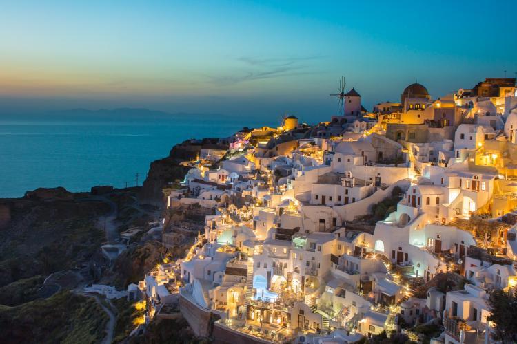 Concedii la prețuri mai ridicate în Grecia, din 2024! Românii care merg în vacanță vor trebui să plătească o nouă taxă 