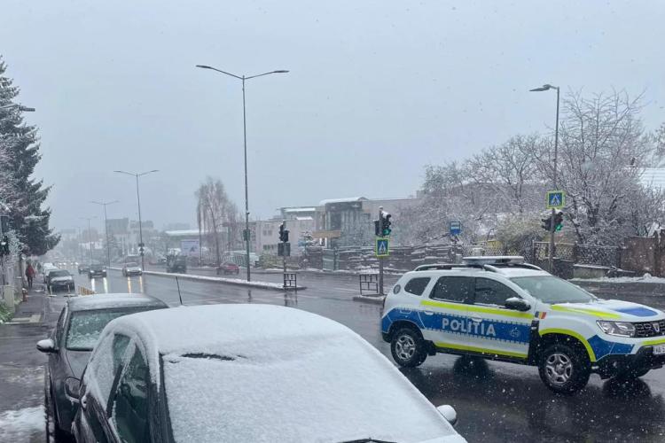 Condiții de iarnă pe drumurile din Cluj! Recomandările polițiștilor pentru șoferii clujeni