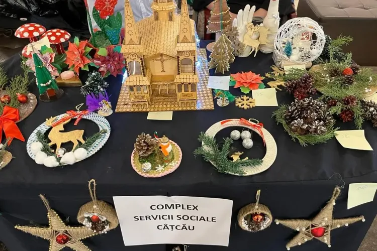 Un târg de lucrări hand-made, dedicat sărbătorilor de iarnă, este organizat de Direcția Generală de Asistență Socială și Protecția Copilului Cluj
