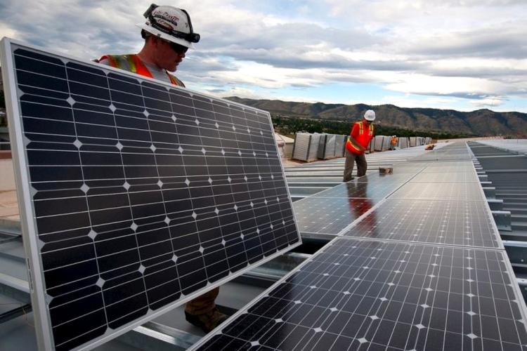 Floreștiul va ajunge independent energetic! Se montează panouri fotovoltaice pe toate clădirile publice 